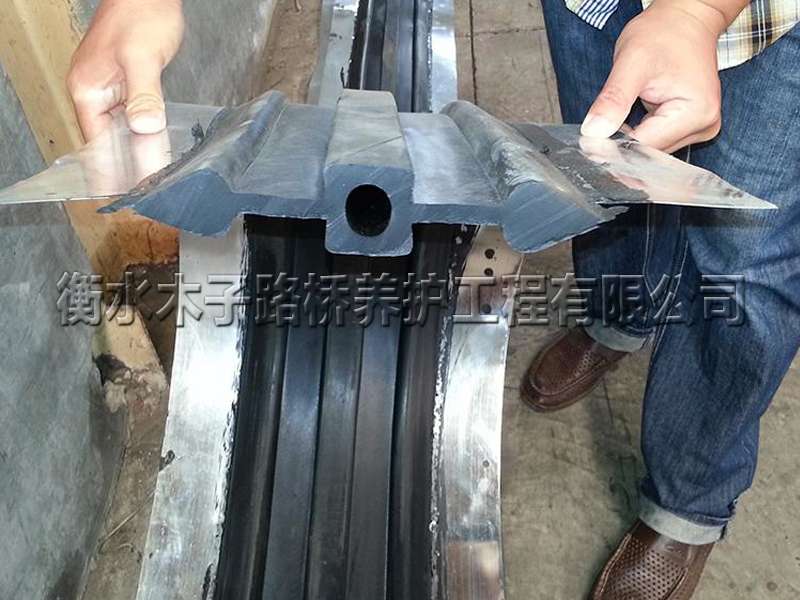 钢边式橡胶止水带图片3