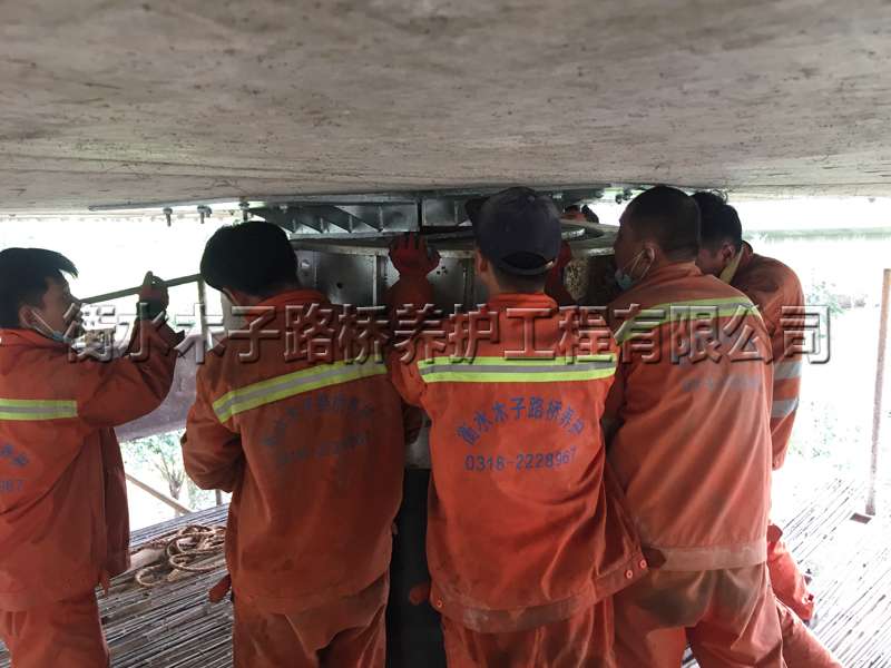 桥梁支座更换与调整图片6
