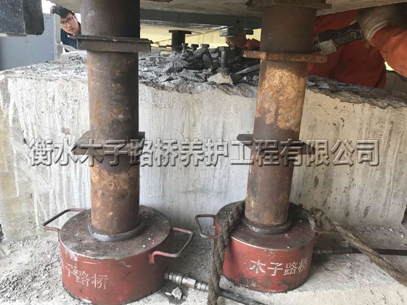 遵义--义渝黔铁路--盆式支座更换图片2