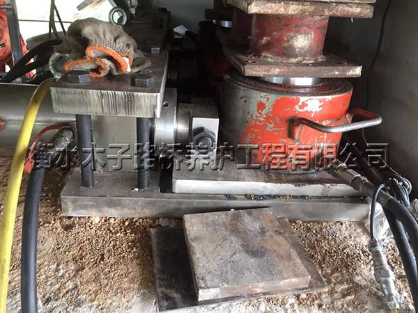 湖南--更换高铁盆座及纠偏图片3