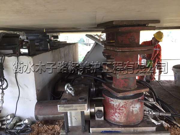 湖南--更换高铁盆座及纠偏图片5