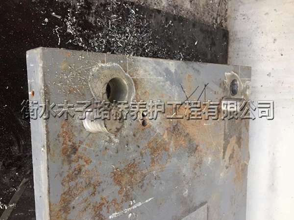 湖南--更换高铁盆座及纠偏图片6