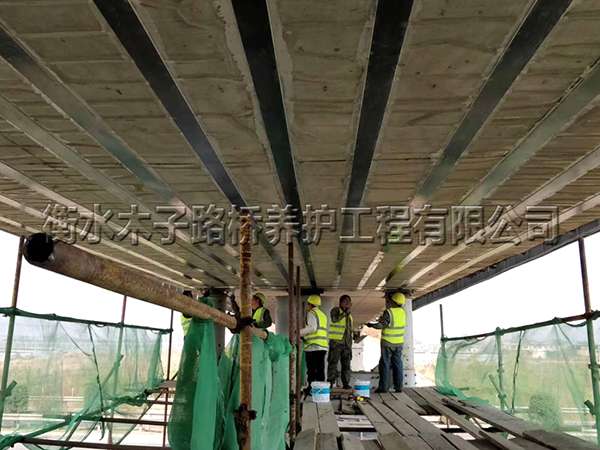 湖南--裂缝修补碳纤维板加固图片2